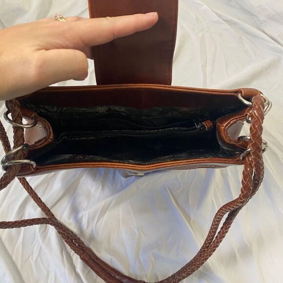 Early 2000's Brown Tan Faux Leather Braided Bucket Shoulder Bag Silver Details - Picture 8 of 8